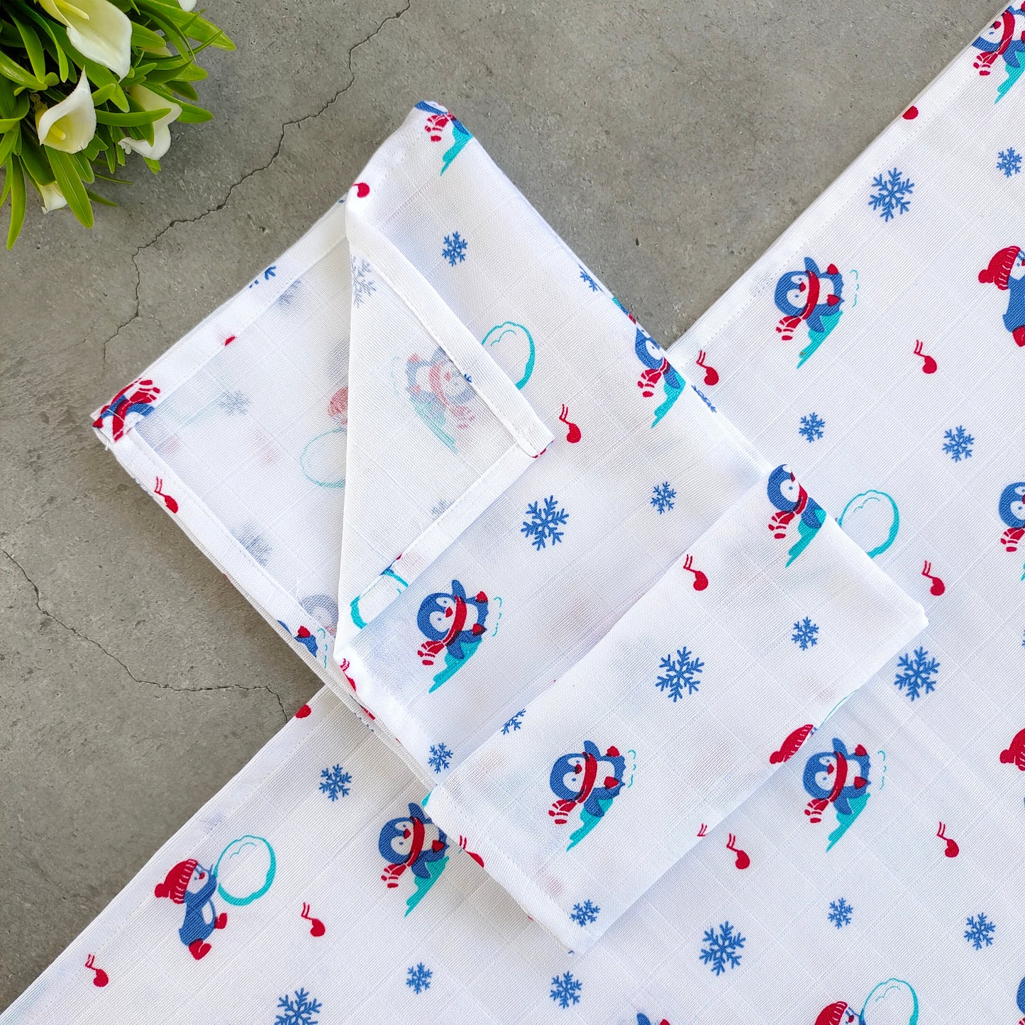 70*70 cms Combo of 3 Muslin towels (Random)