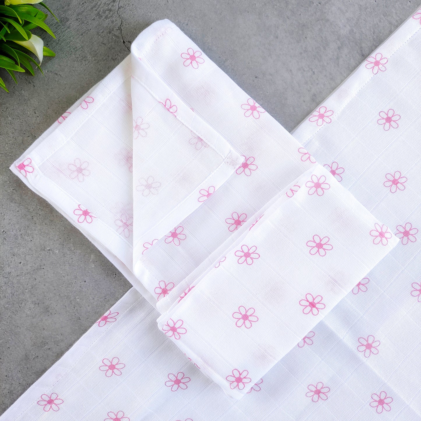 Muslin Bath towel 70*70 cms- Pink flowers